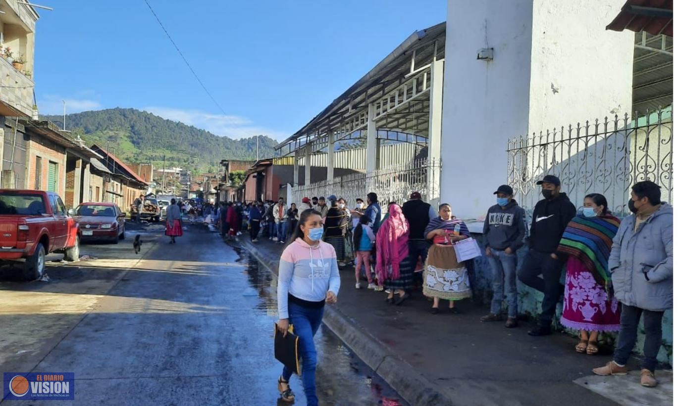 Se realiza jornada especial de vacunación anti COVID-19 en Uruapan 