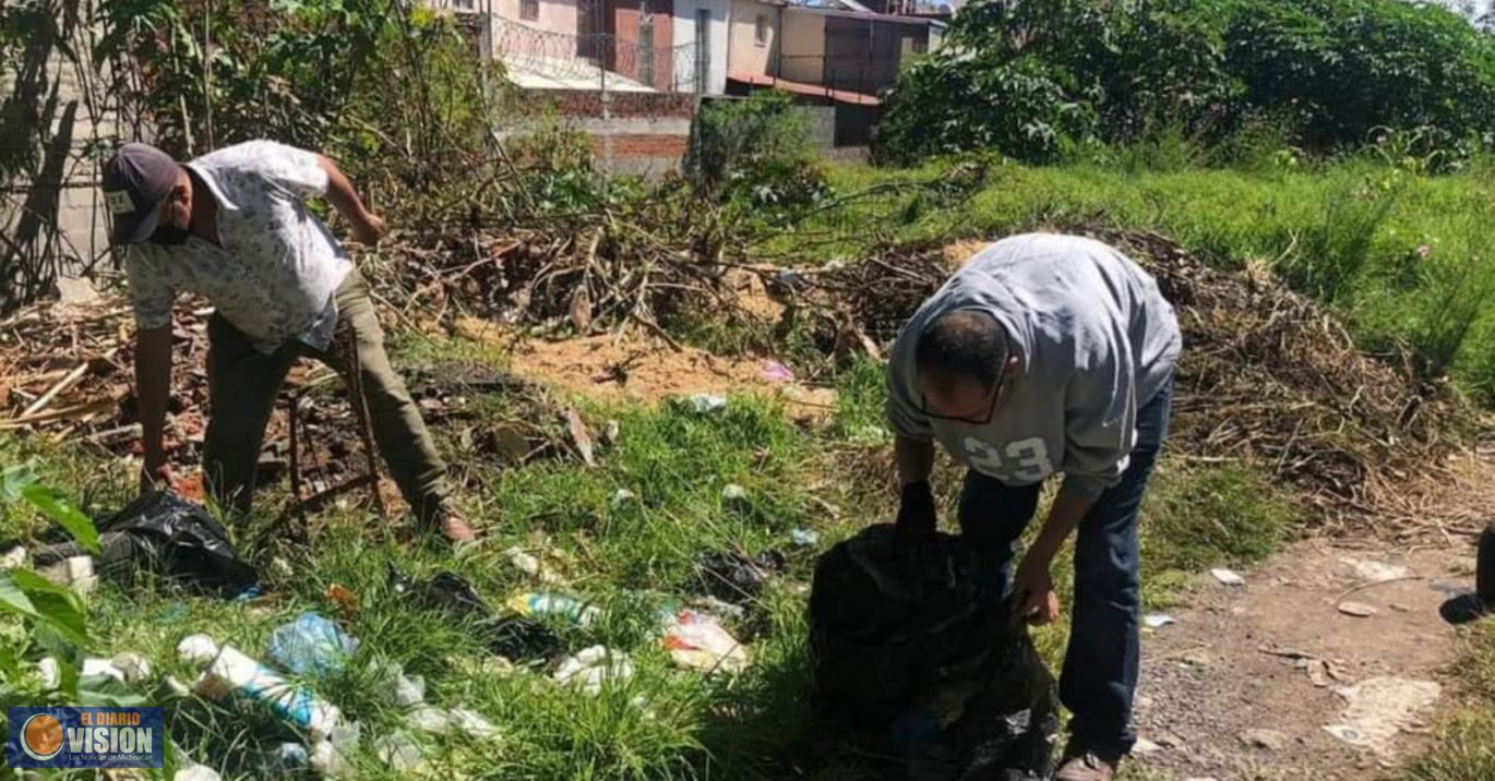 Ayuntamiento de Zacapu, realizó limpieza de lotes baldíos en la colonia Loma Linda
