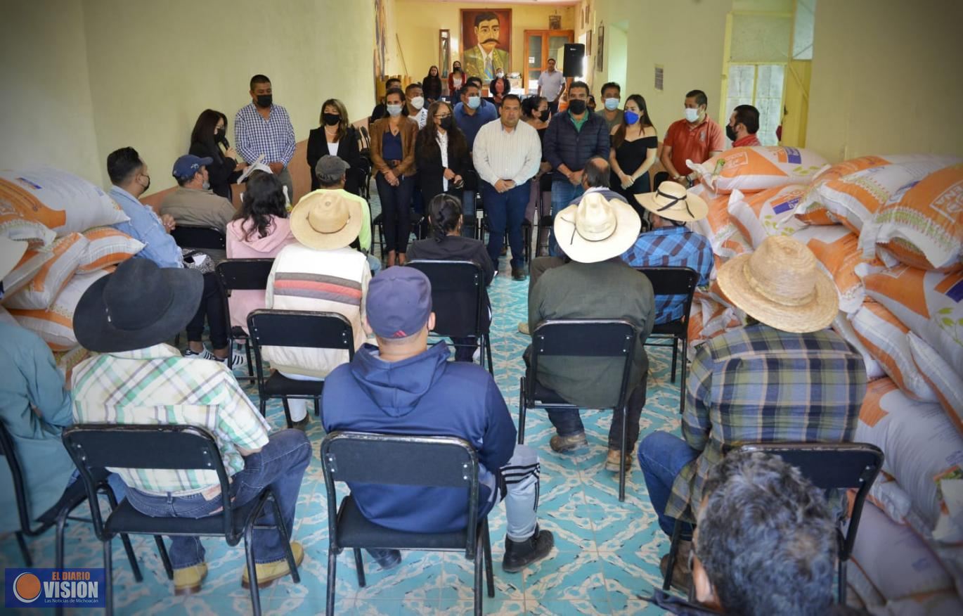 Gobierno de Tarímbaro otorga subsidio para la compra de semilla, biofertilizante y producto químico 