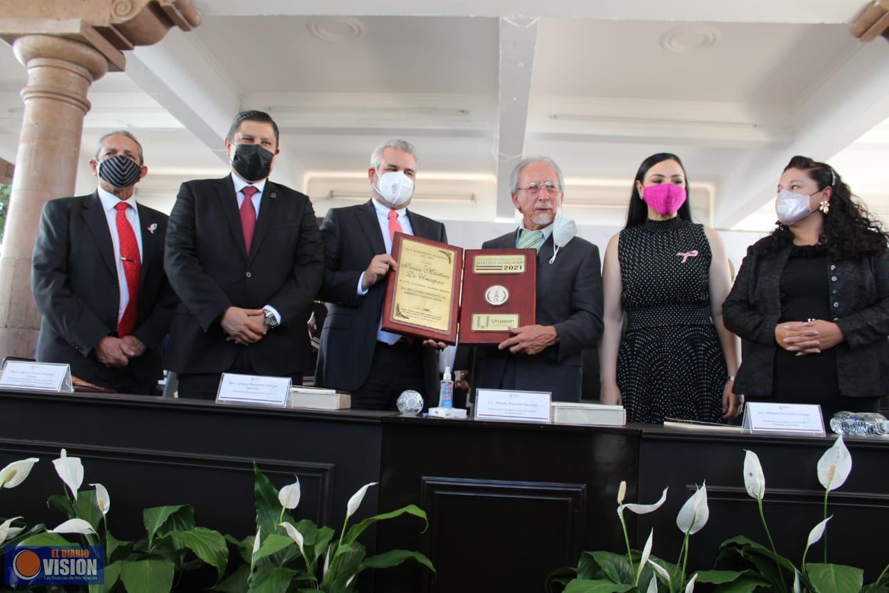 Entregan Presea Mártires de Uruapan 2021 
