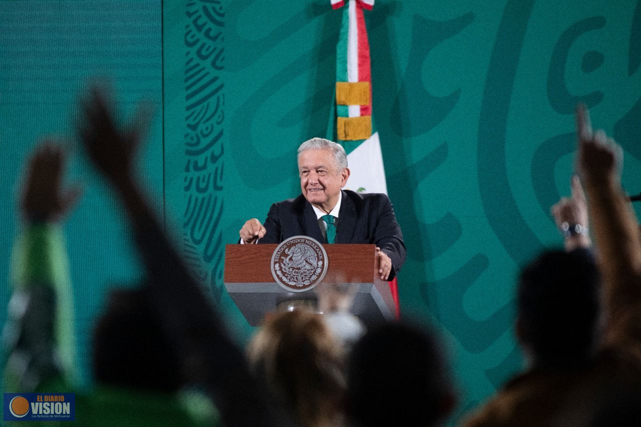 AMLO, feliz por aprobación de Ley de Ingresos