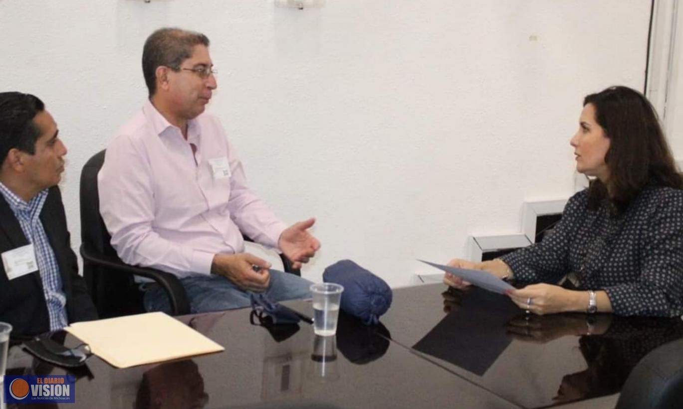 Macarena Chávez Flores, se reúne con el alcalde de Tzitzio