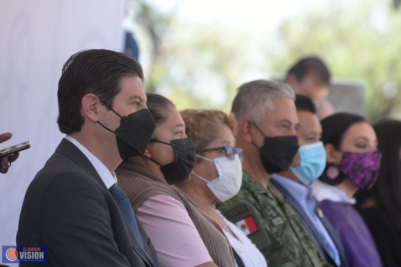 Refrenda Alfonso Martínez compromiso de luchar contra la violencia de género