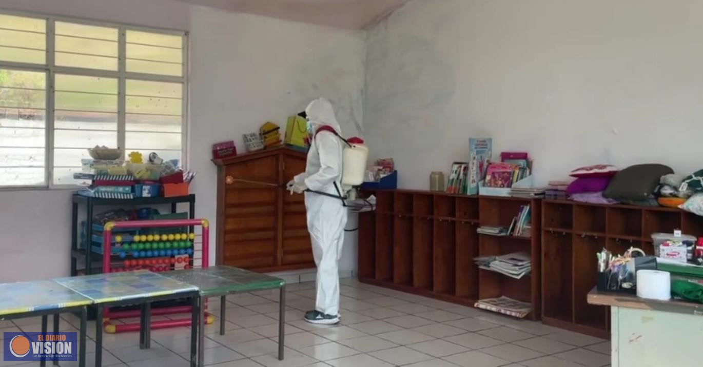 Mónica Valdez Pulido, apoya a Jardín de Niños para un regreso a clases seguro 