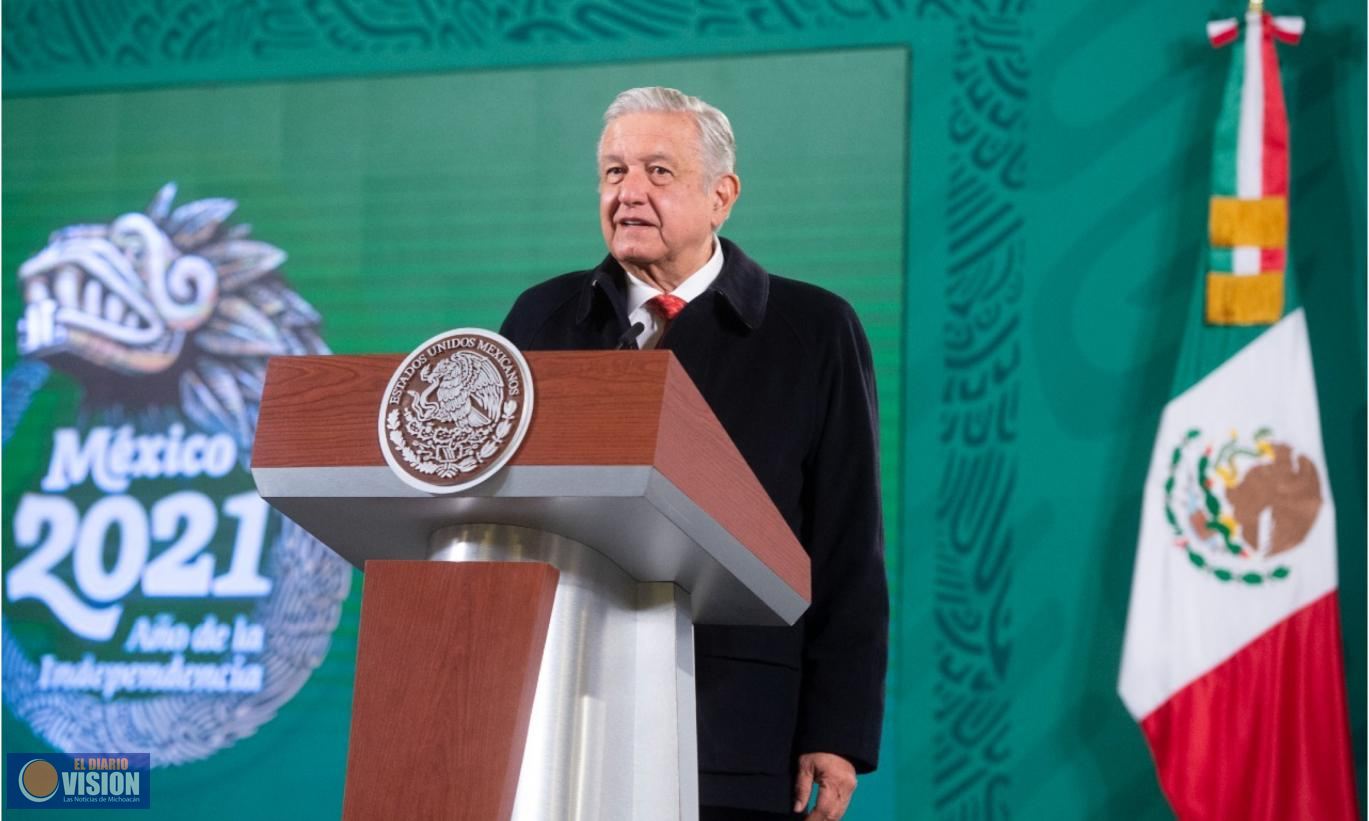 AMLO felicita a Saúl ‘Canelo’ Álvarez y Sergio ‘Checo’ Pérez por sus logros de este fin de semana