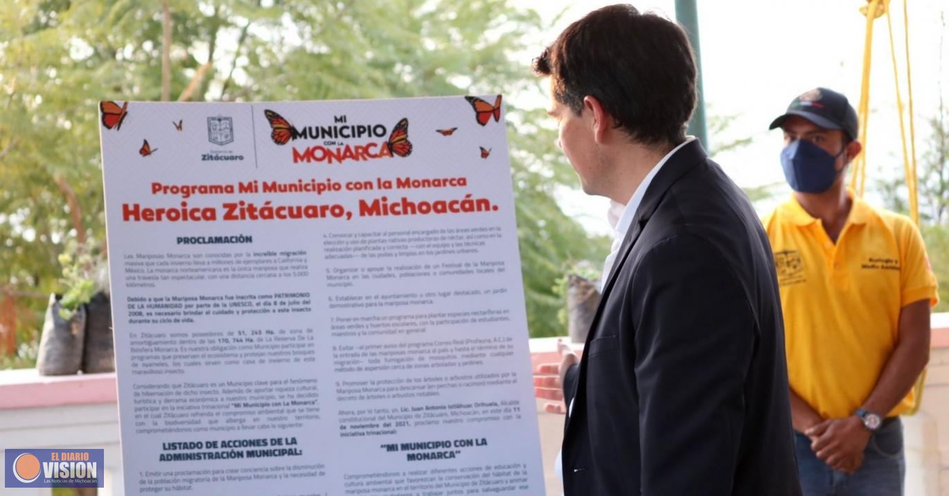 Toño Ixtláhuac firma iniciativa trinacional para proteger a la Mariposa Monarca