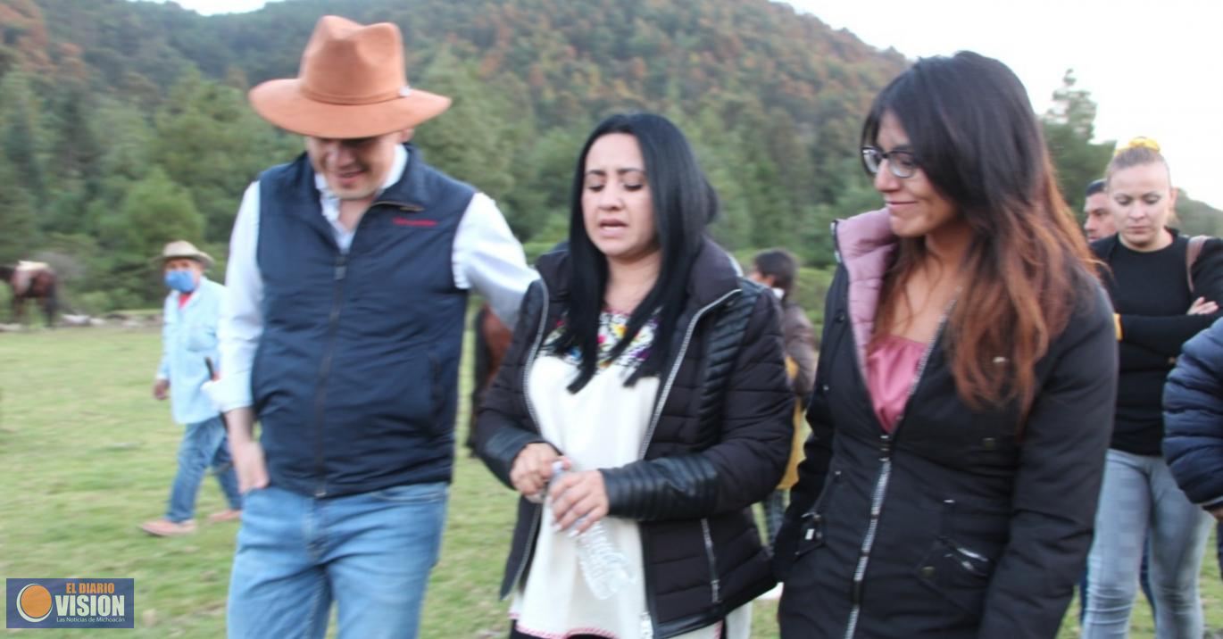 Visitan Toño Ixtláhuac y titular de SEMACCDET, santuario de la Mariposa Monarca en Zitácuaro