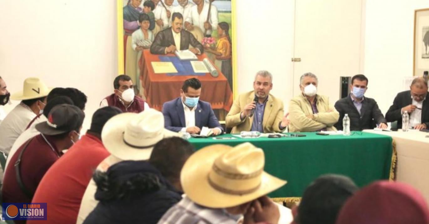 Bedolla e integrantes del gabinete, atienden necesidades de pueblos indígenas