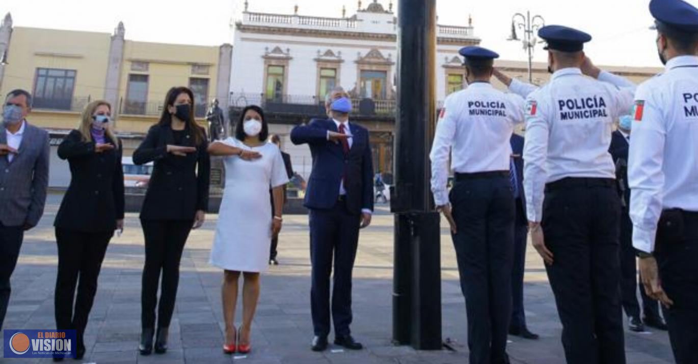 Encabeza Gobernador Alfredo Ramírez Bedolla izamiento de Bandera