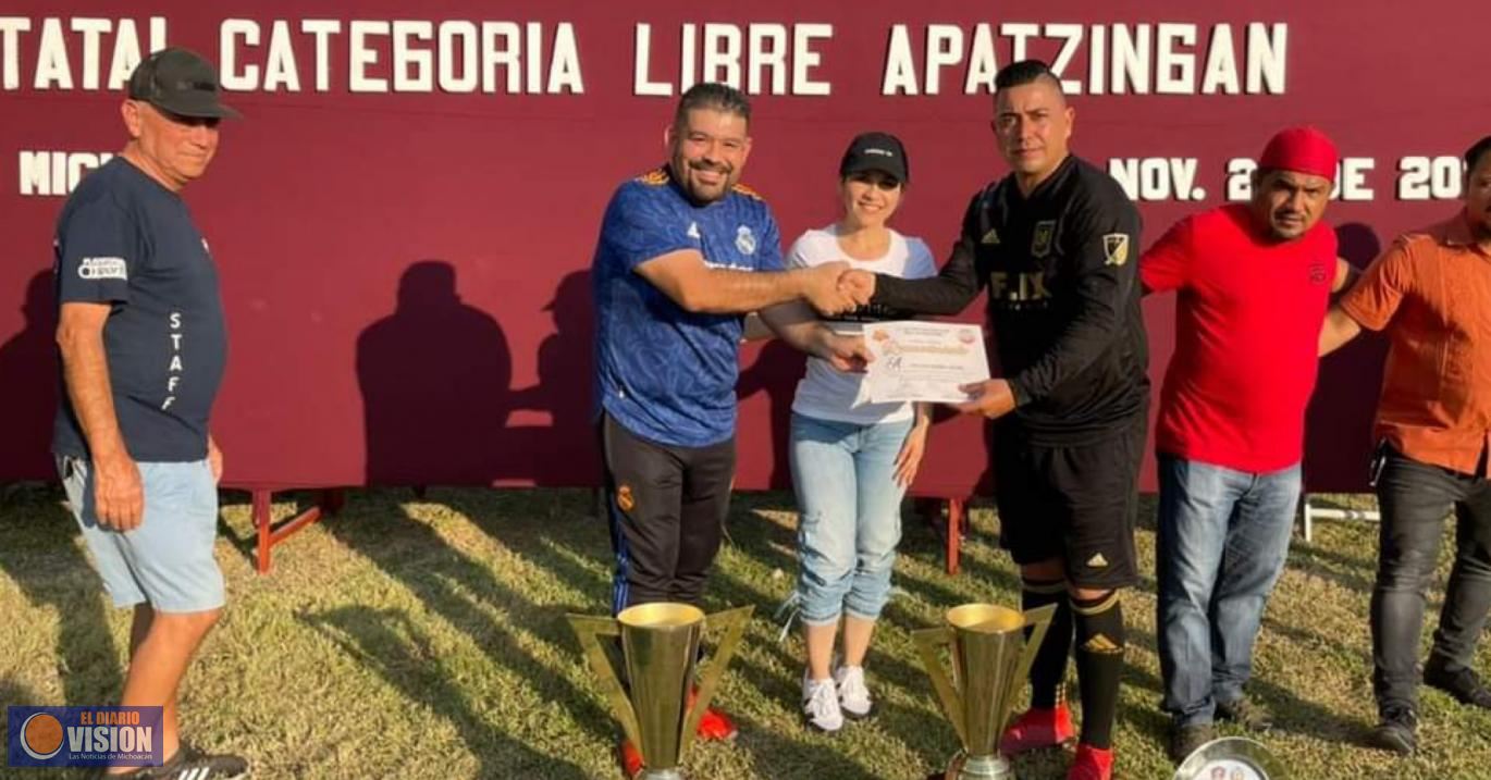 Paco Huacus, refrenda su compromiso hacia el deporte en Tierra Caliente