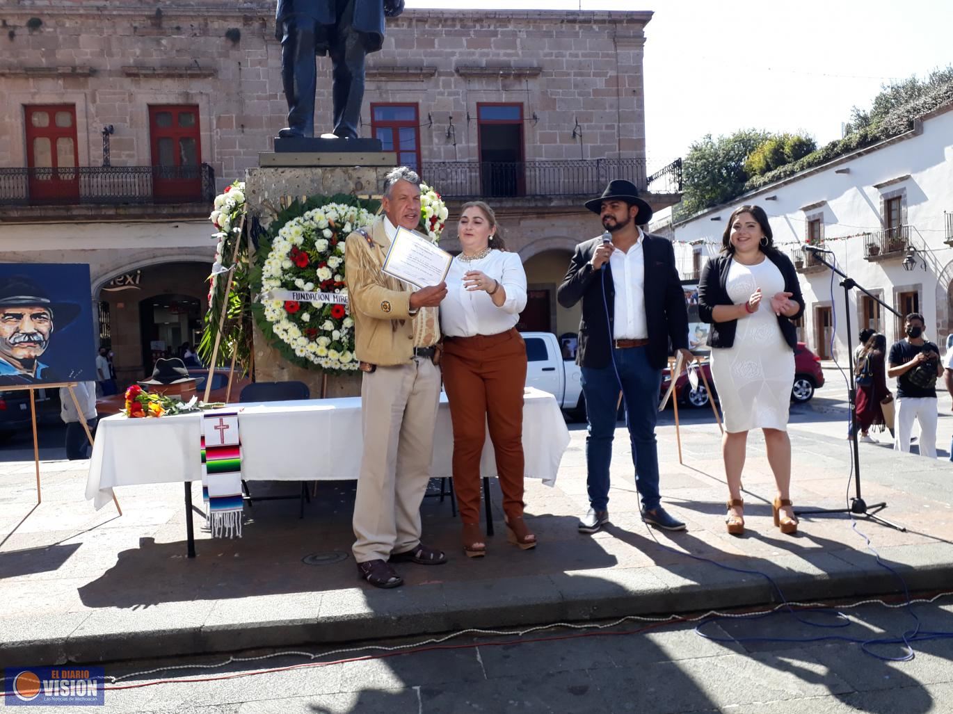 Rinden homenaje al ex fundador de las autodefensas, José Manuel Mireles