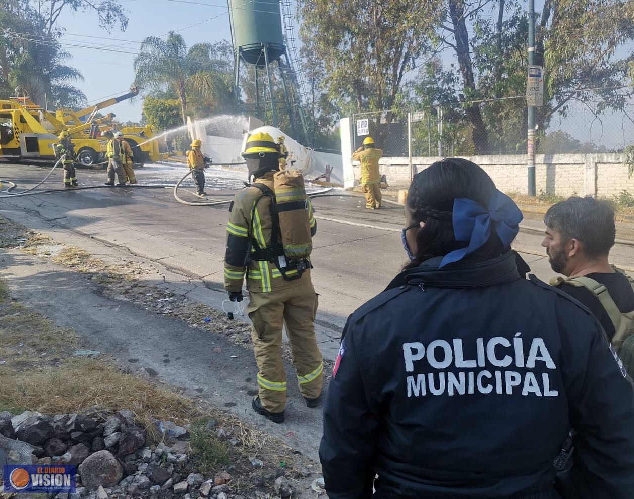 Mantiene Gobierno de Morelia atención en zona afectada por volcadura de pipa
