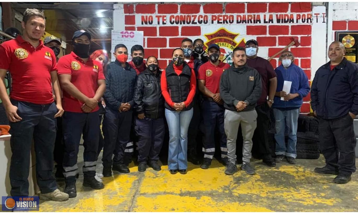 Mary Carmen Bernal, se reunió con el Cuerpo de Bomberos del Municipio de Zitácuaro