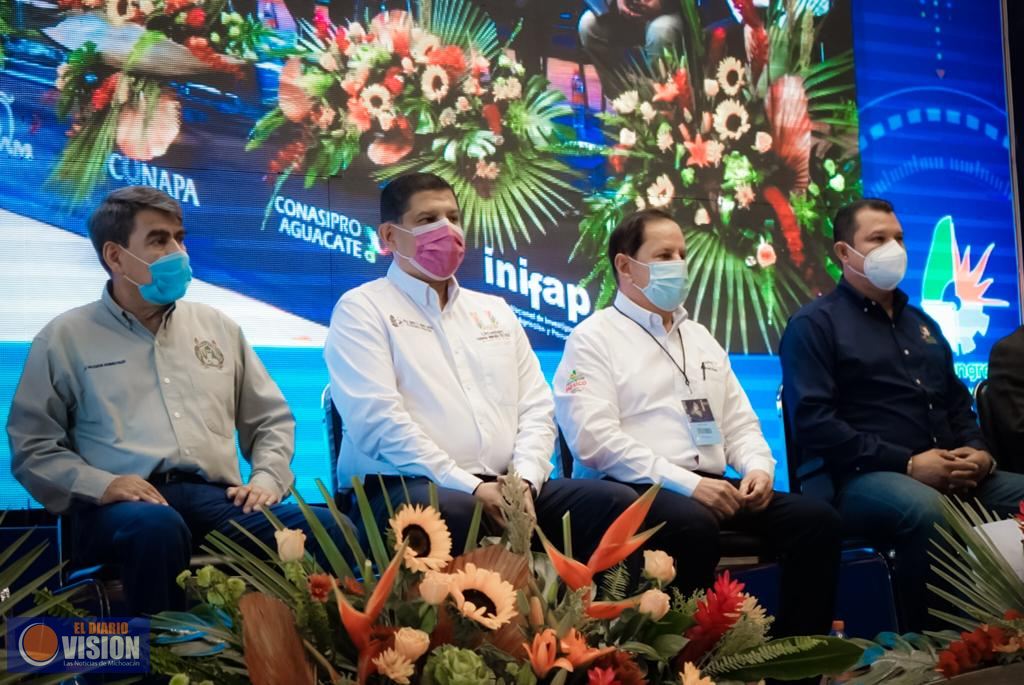 Nacho Campos propone apoyo mutuo con aguacateros