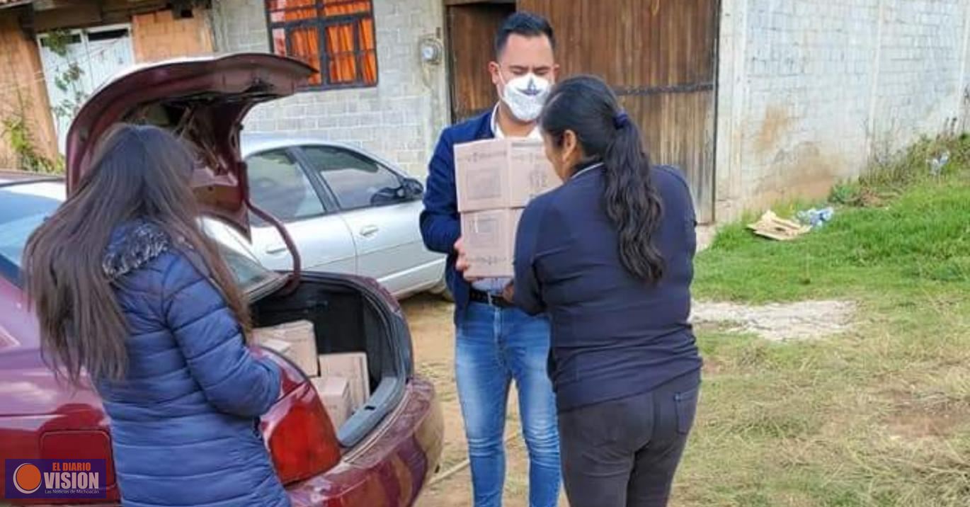 Gobierno de Salvador Escalante, entrega apoyos alimentarios en la comunidad de Cuirindixio 