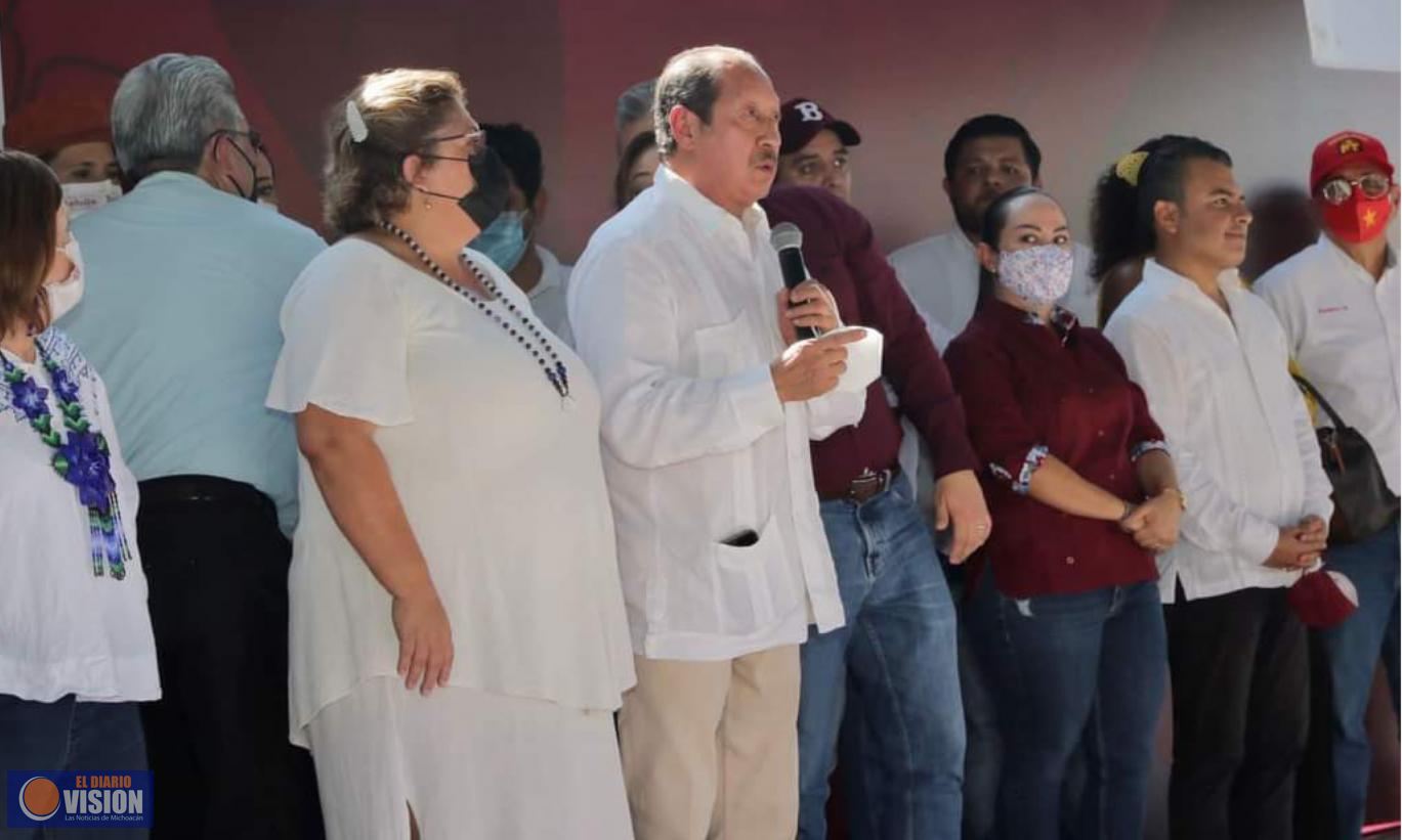 Leonel Godoy, se reunió con militantes de Morena en el Municipio de Lázaro Cárdenas