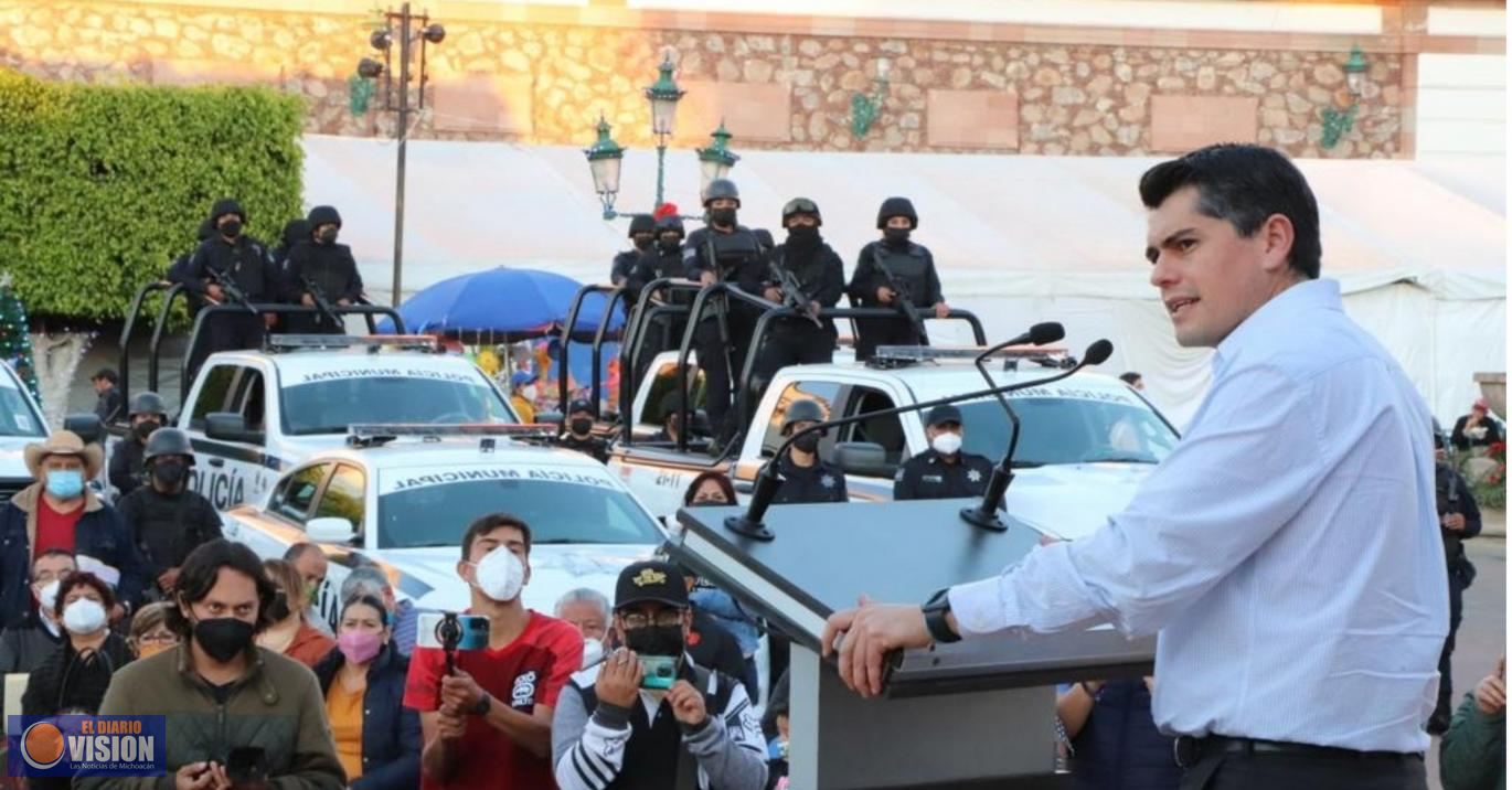 Entrega Toño Ixtláhuac 14 patrullas equipadas, para fortalecer la seguridad en Zitácuaro