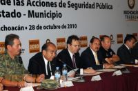 3.Godoy encabeza Consejo seguridad-entrega de patrullas