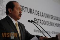 4. Asiste Leonel Godoy  la apertura de la Universidad Virtual