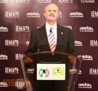 3.Encendido debate entre los candidatos, la moneda sigue en el aire