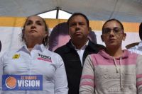 Le acompañó Julieta Gallardo, Lupo Hernández