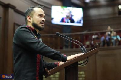 Hugo Rangel presenta iniciativa para frenar abusos en tránsito y transparentar cobros por arrastre