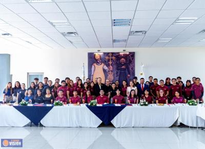 Ustedes son liderazgos que impulsaremos, señala Yarabí ante estudiantes de Seguridad Pública