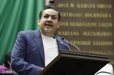 Conceden licencia por tiempo indefinido para separarse de su cargo como diputado a Víctor Manríquez 
