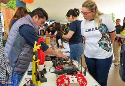 Miles de michoacanas y michoacanos disfrutan del Tianguis de la Ciencia de la UMSNH