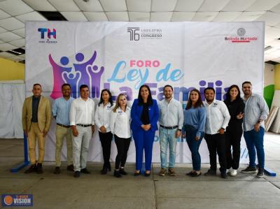 Realiza diputada Tere Herrera primer foro para construir la Ley de la Familia