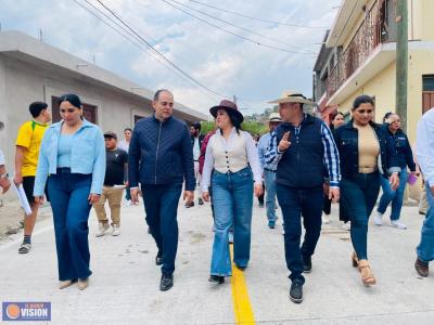 Eric Gaona y Gladyz Butanda, inauguran dos tramos carreteros en Tarímbaro