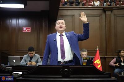 Vicente Gómez propone legislar sobre la violencia digital