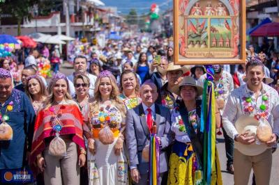 Dayana Pérez Mendoza acompaña a Tzintzuntzan
