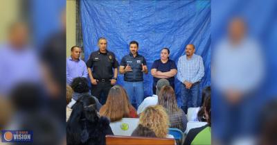 Yankel Benítez acerca capacitación en primeros auxilios a vecinos de Lomas de Santiaguito